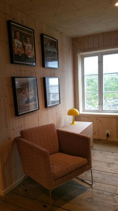 Lysvoldbrygga Bed and Breakfast Henningsvaer Exterior foto