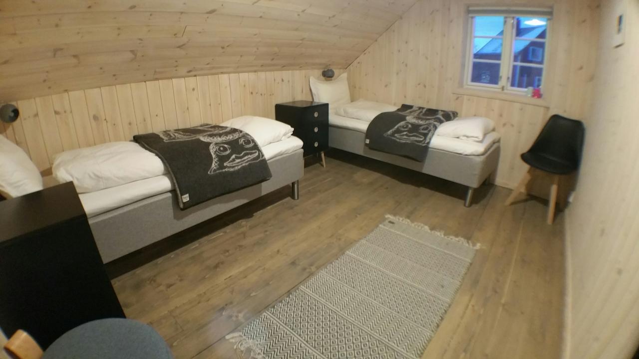 Lysvoldbrygga Bed and Breakfast Henningsvaer Exterior foto