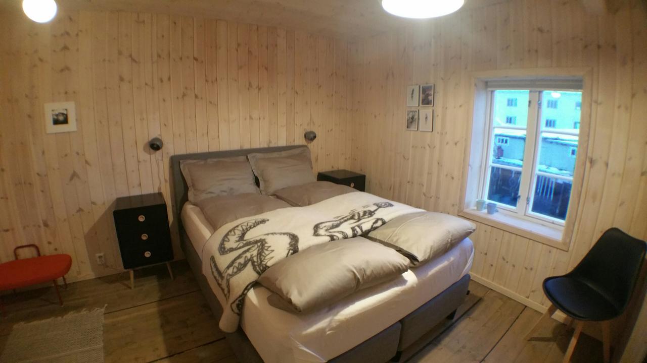 Lysvoldbrygga Bed and Breakfast Henningsvaer Exterior foto